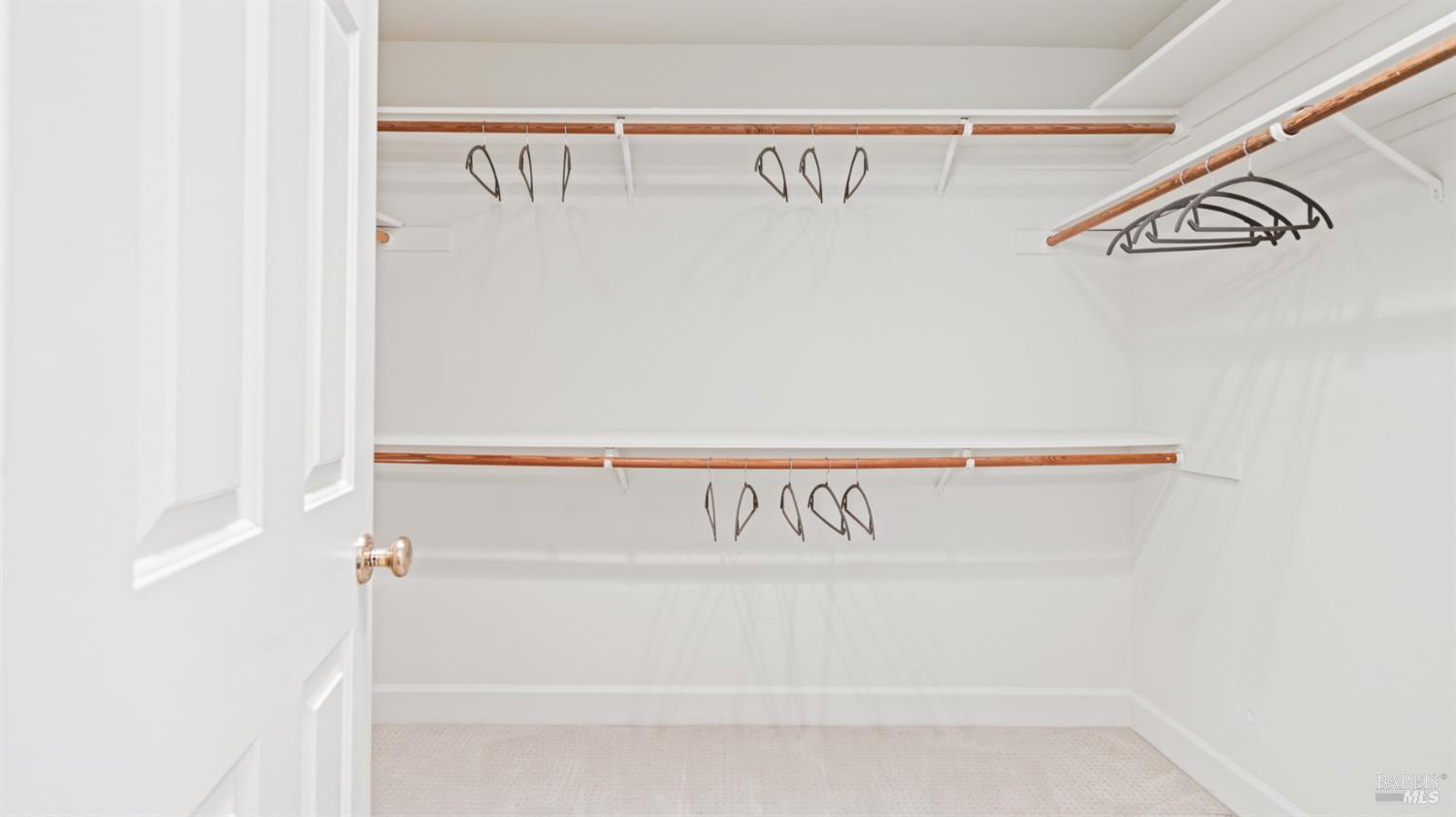 11 Saddlebrook Court