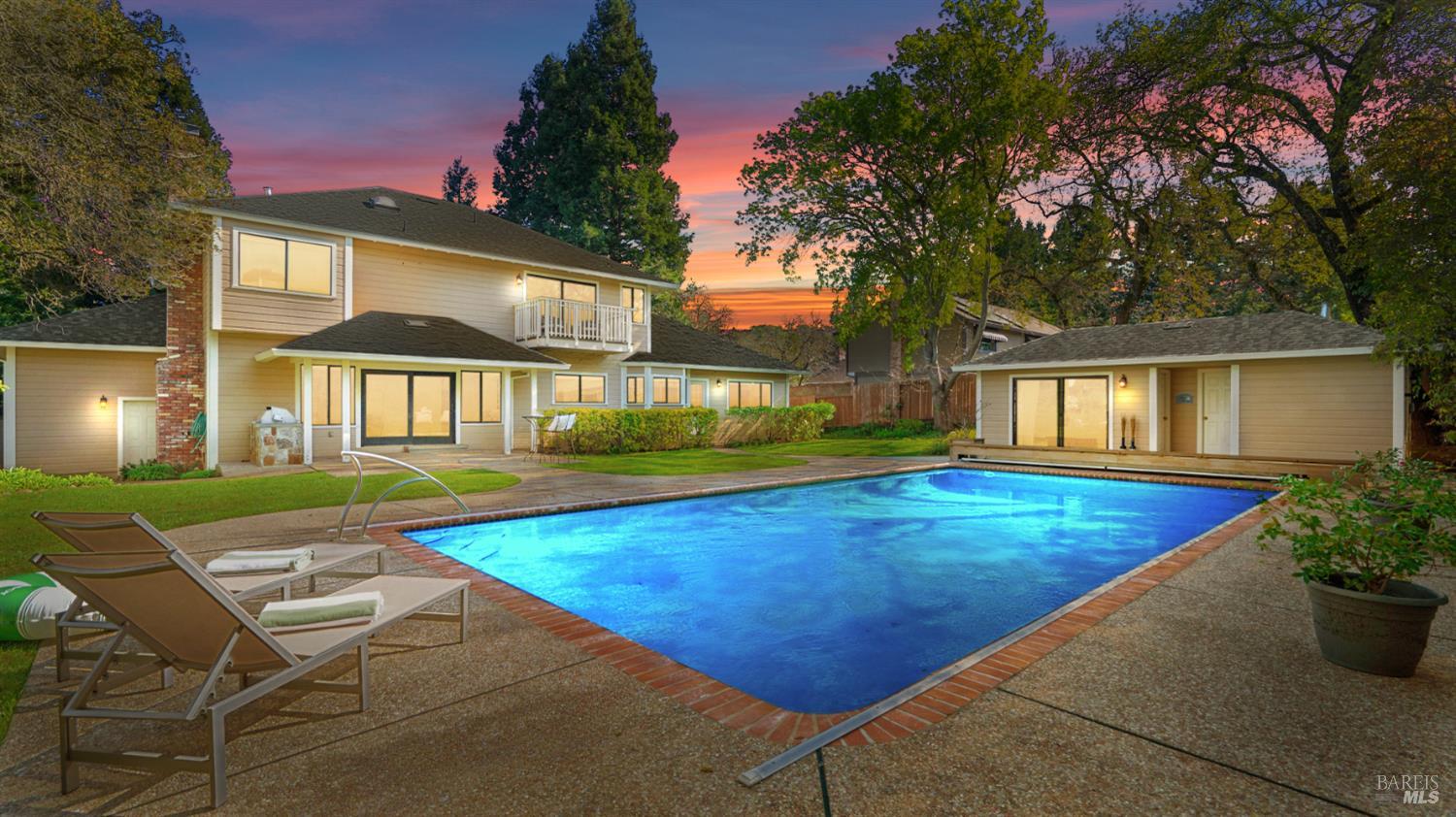 11 Saddlebrook Court