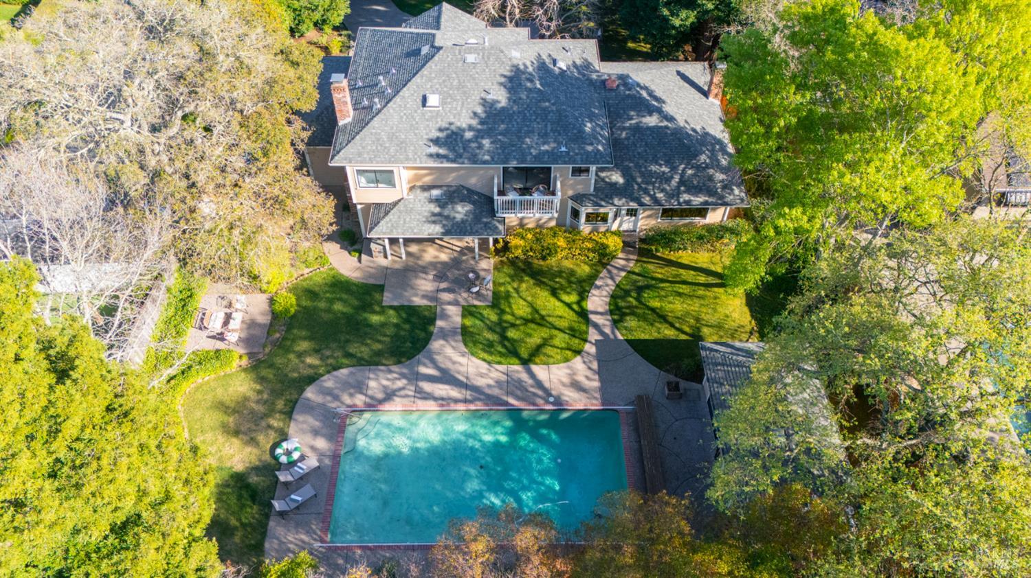 11 Saddlebrook Court