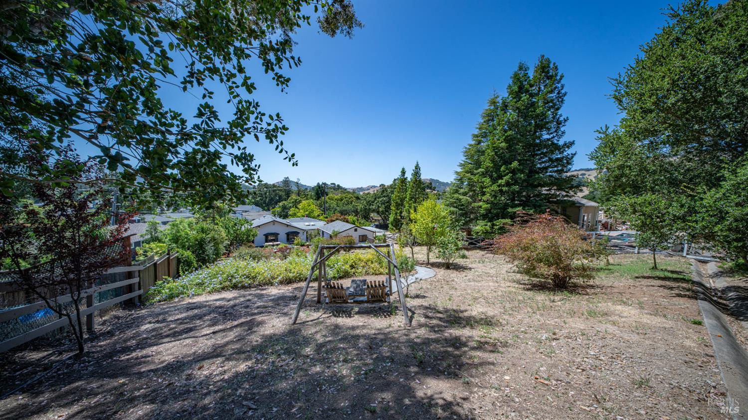 1132 Simmons Lane