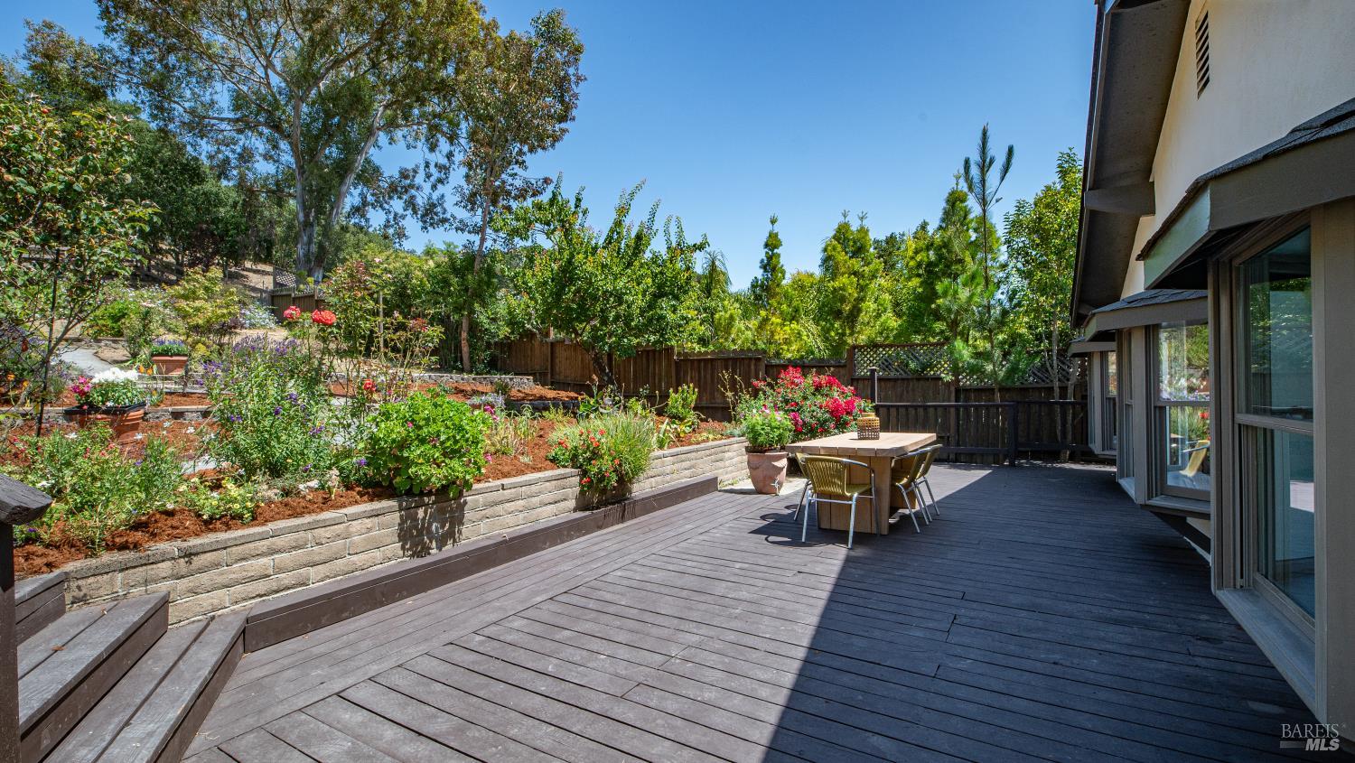 1132 Simmons Lane
