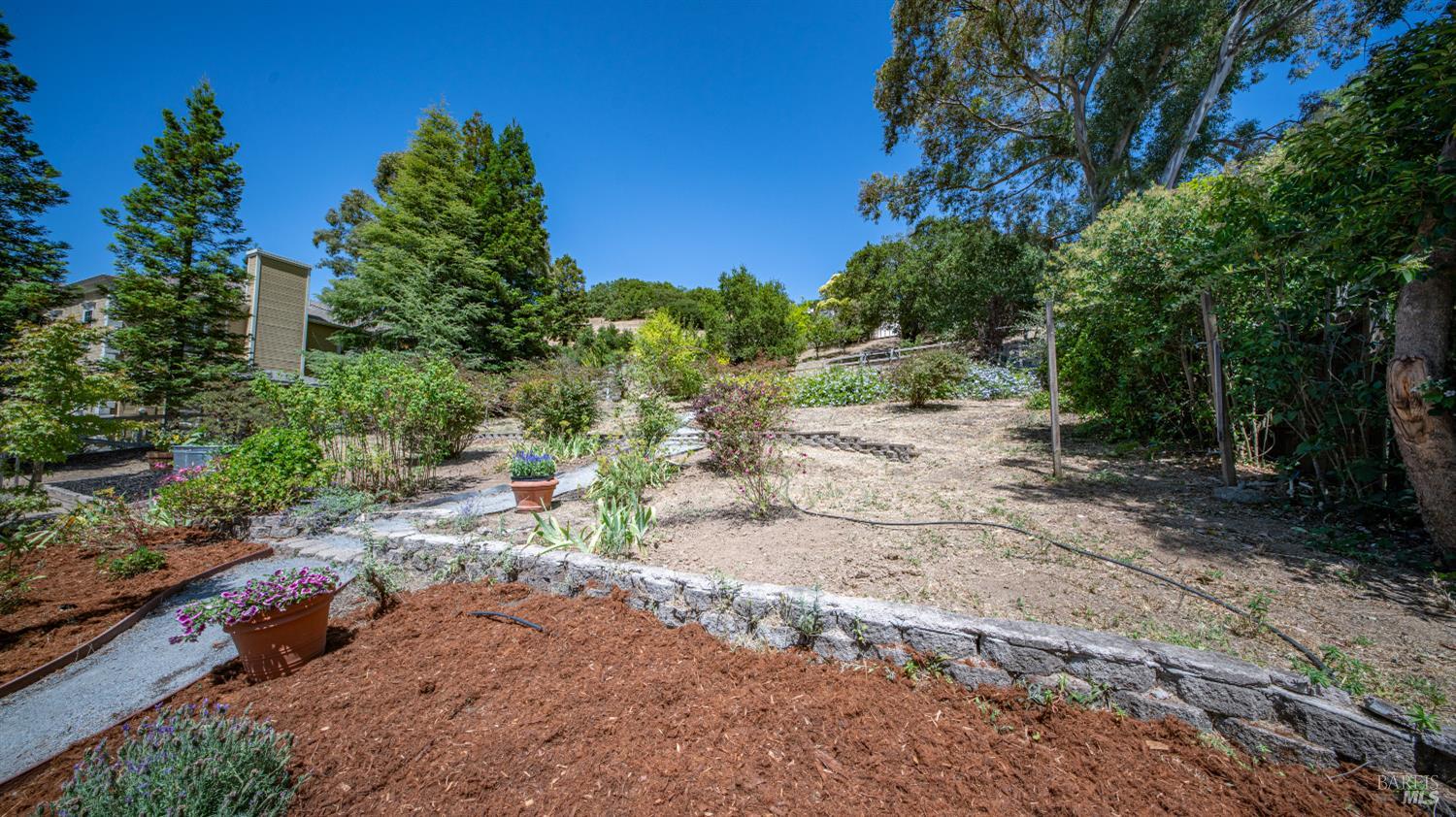 1132 Simmons Lane