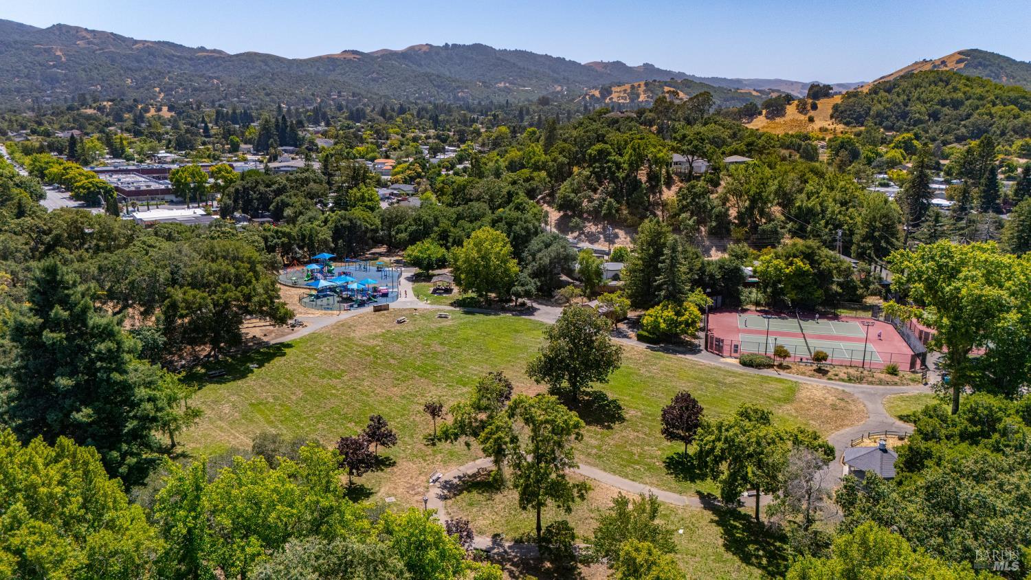 1132 Simmons Lane