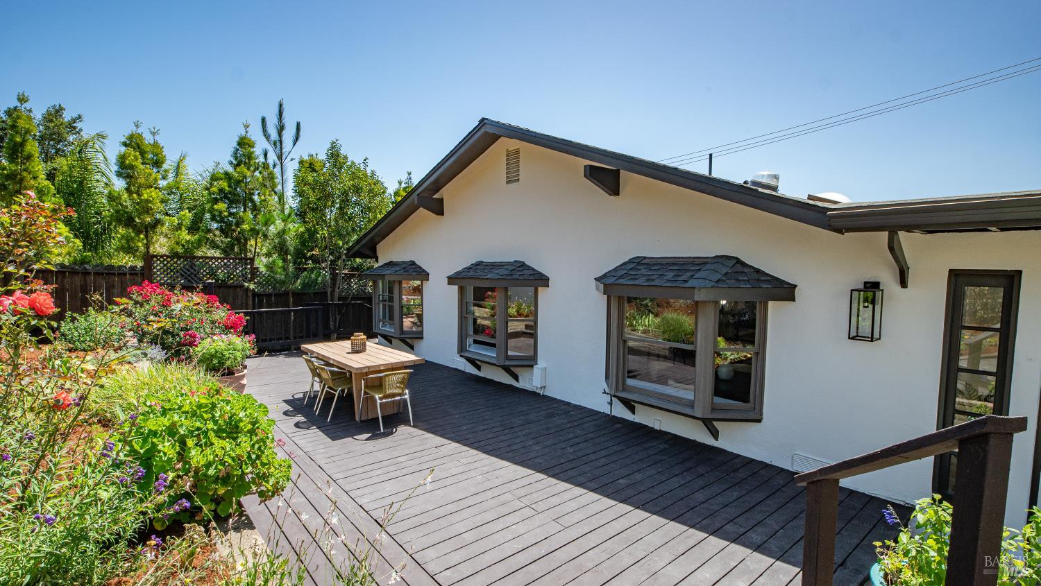 1132 Simmons Lane