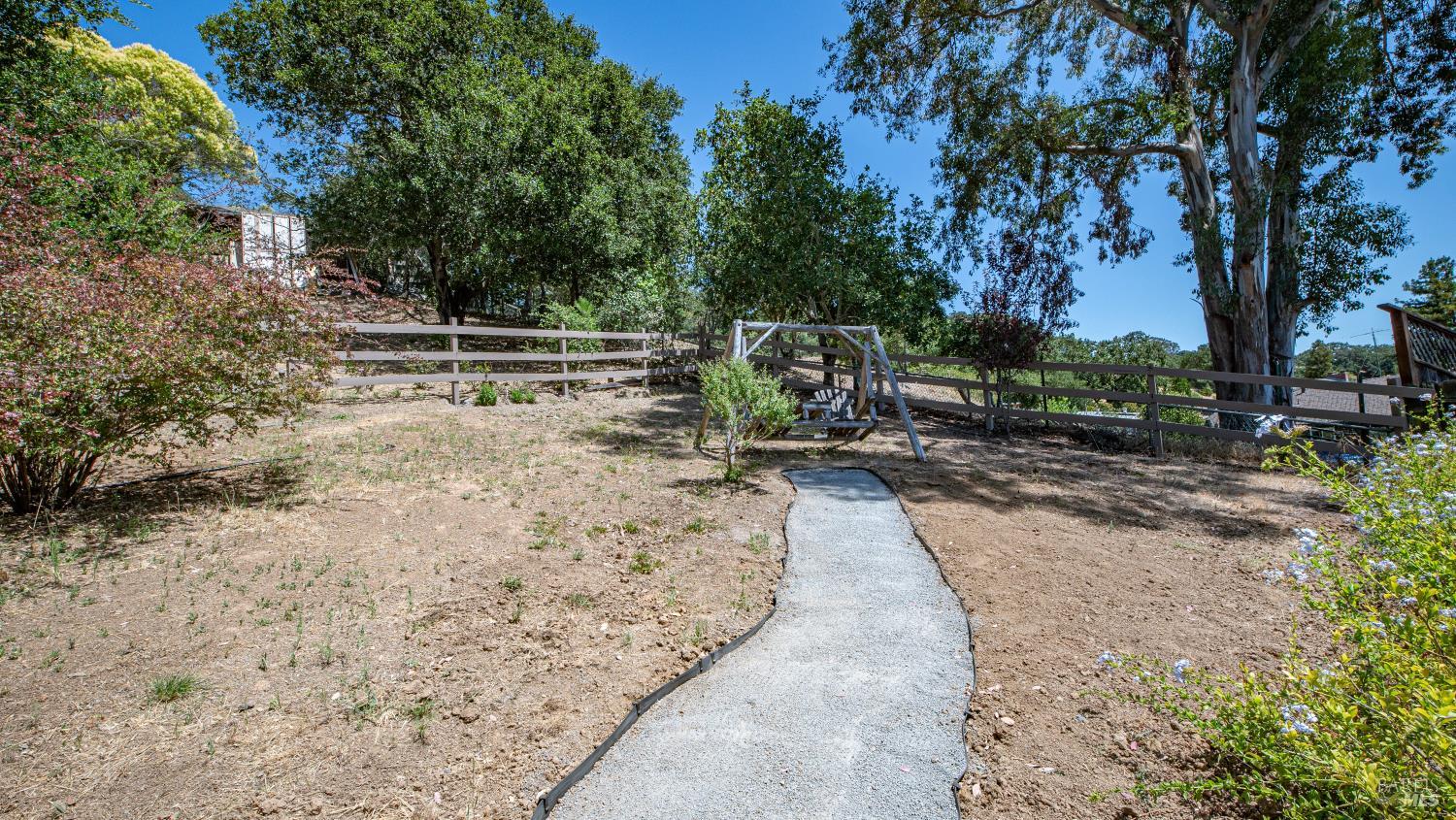 1132 Simmons Lane