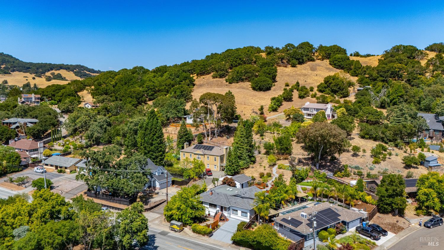 1132 Simmons Lane
