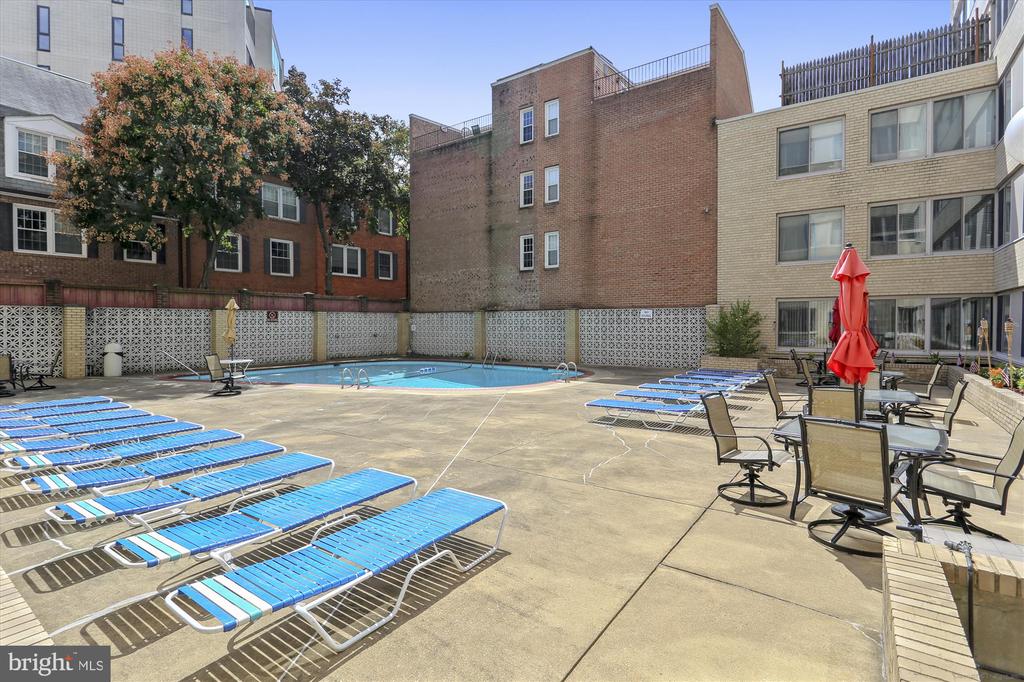922 24th St NW #417