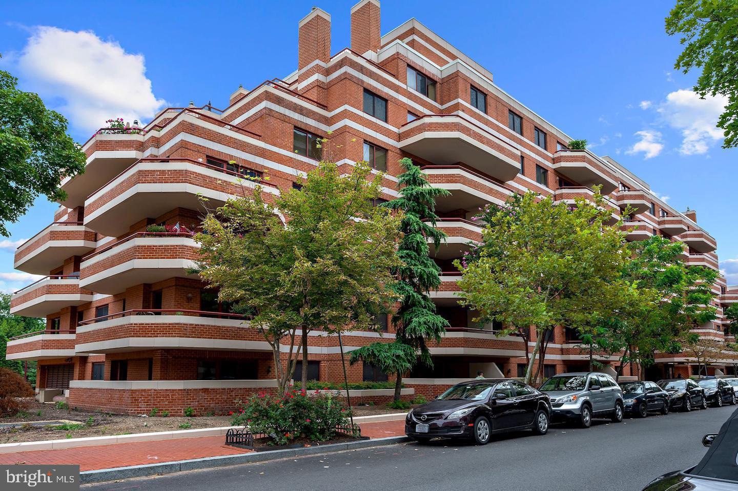 2301 N St NW #214