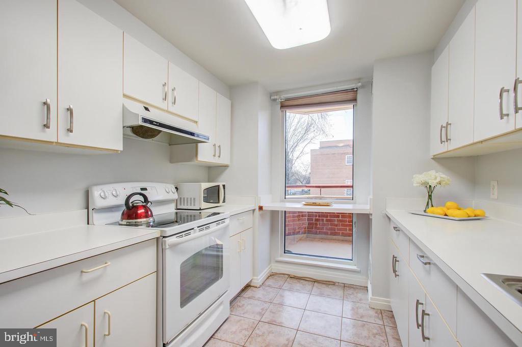 2301 N St NW #214