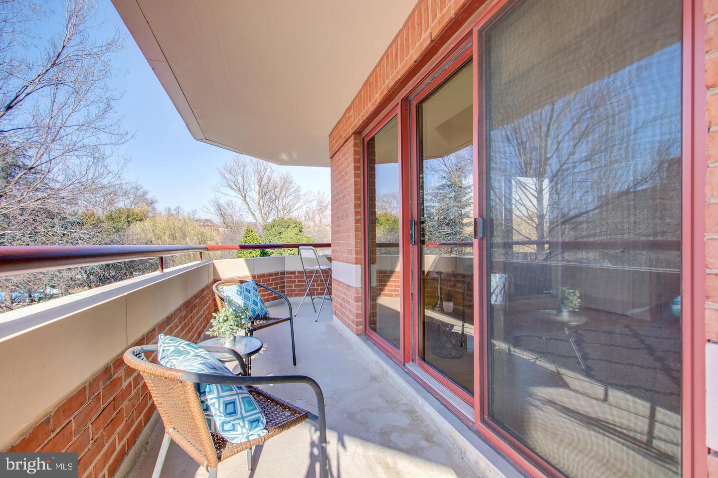2301 N St NW #214
