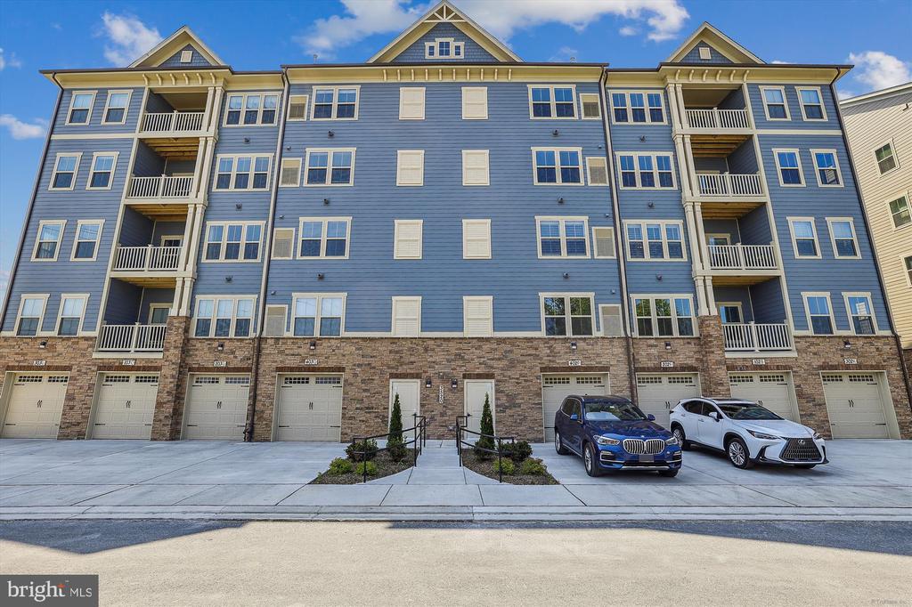 3520 Starlight St #102