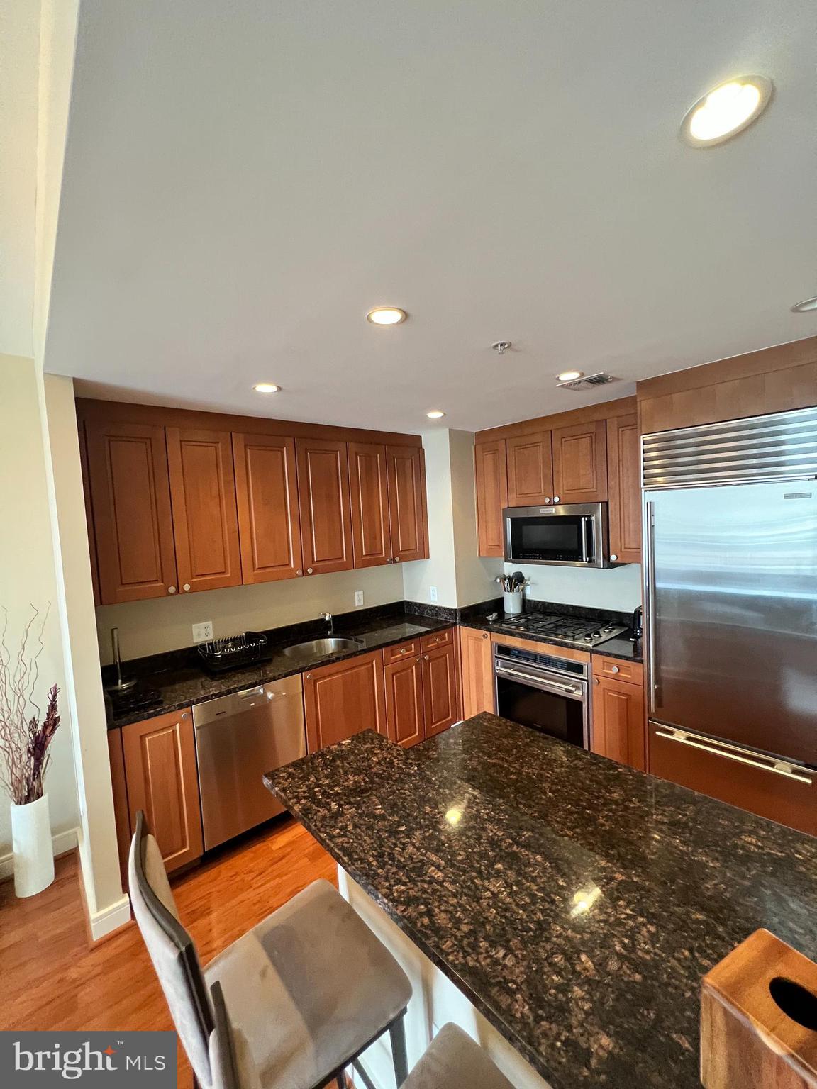 6820 Wisconsin #5004