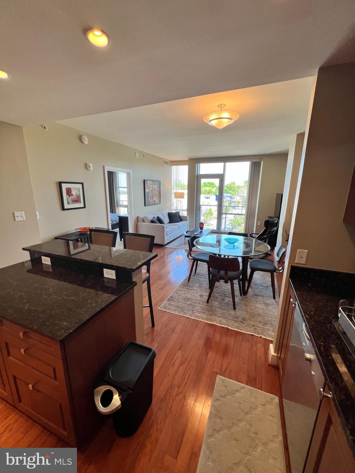 6820 Wisconsin #5004