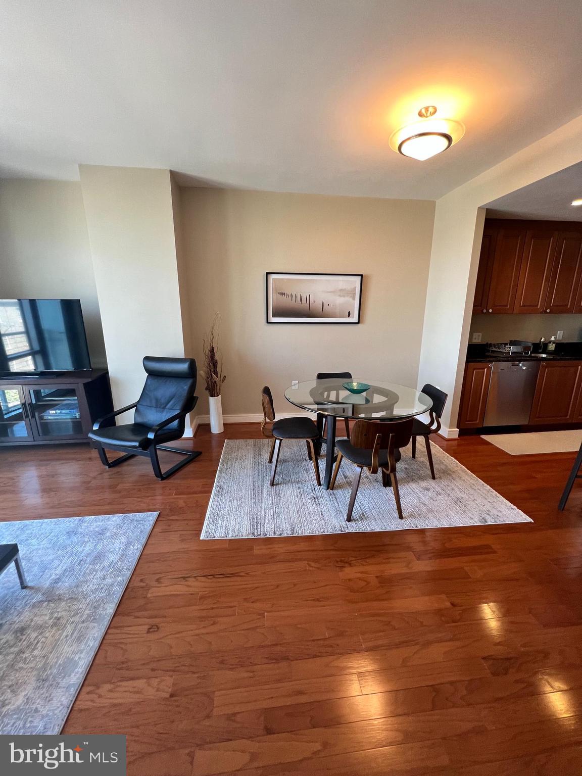 6820 Wisconsin #5004