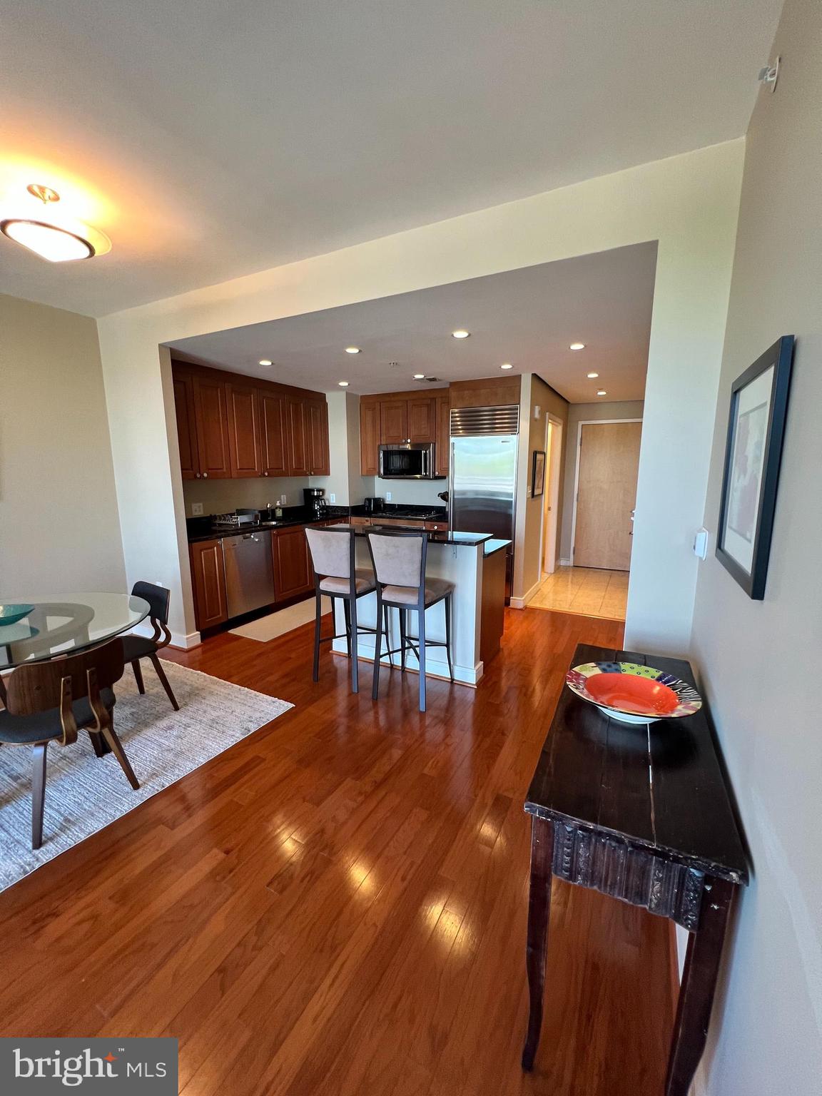 6820 Wisconsin #5004