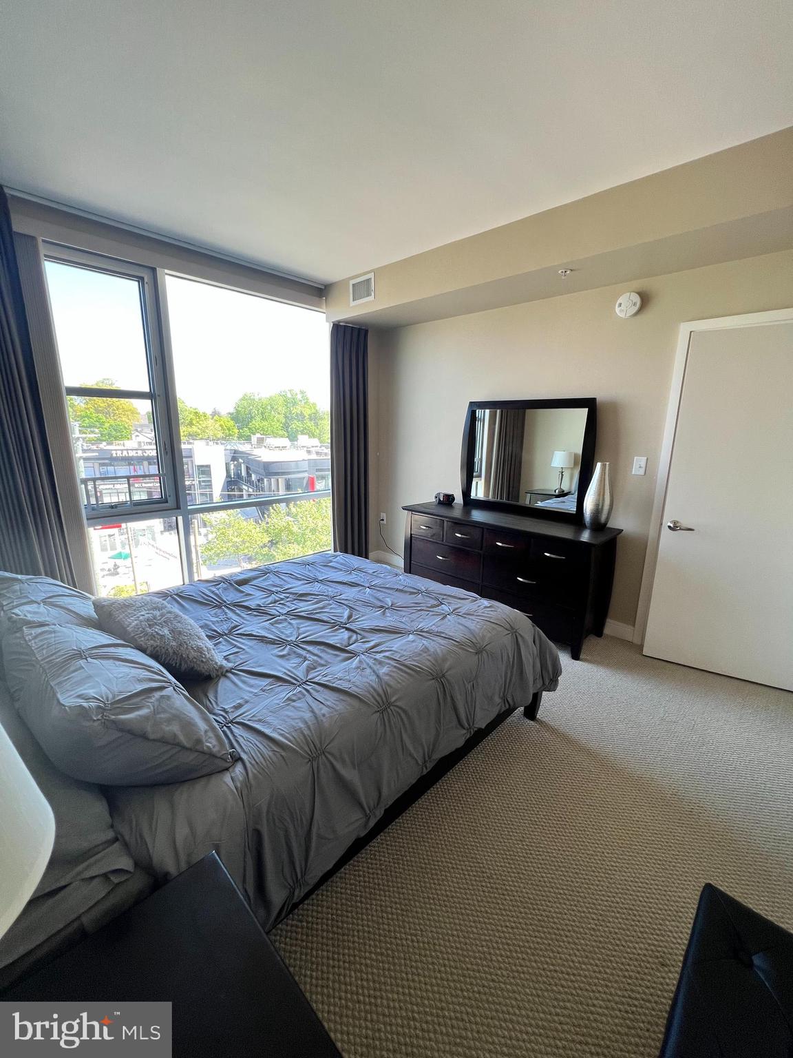 6820 Wisconsin #5004