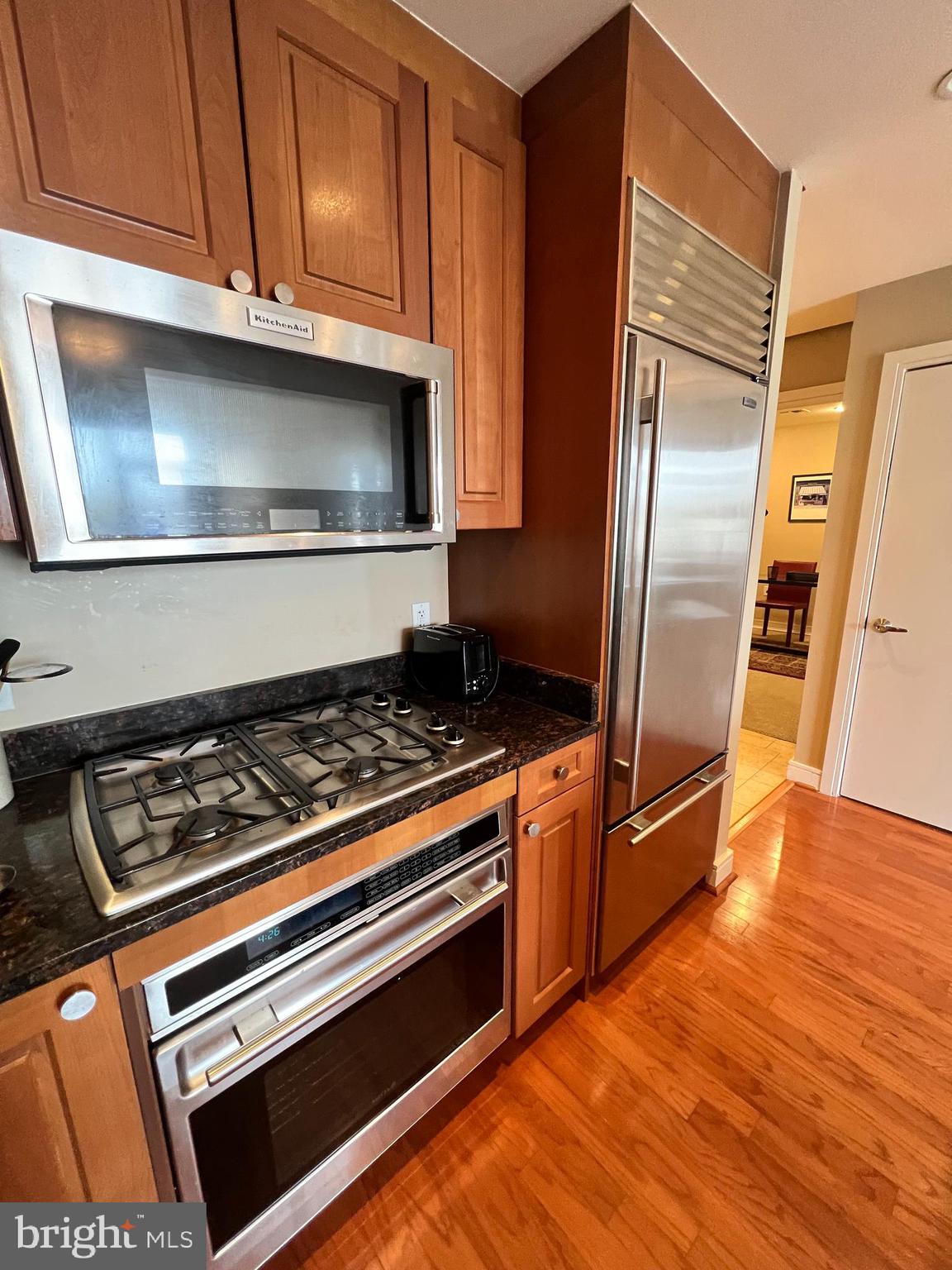 6820 Wisconsin #5004