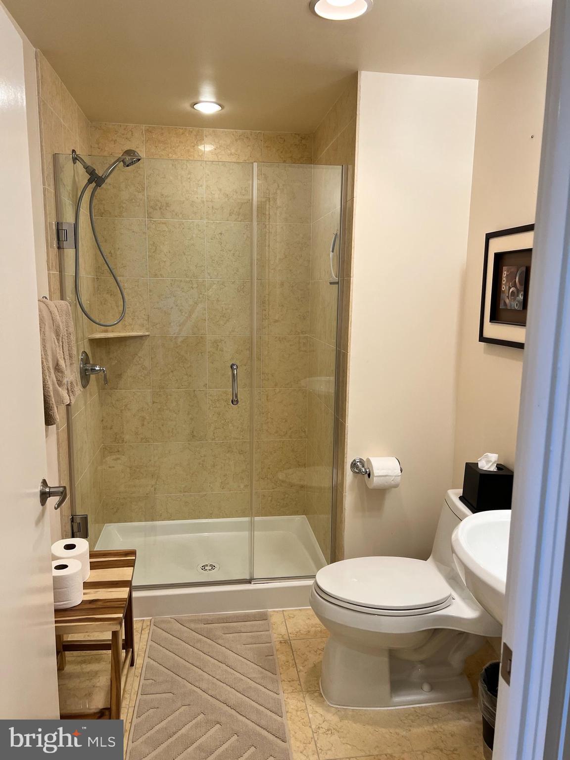 6820 Wisconsin #5004