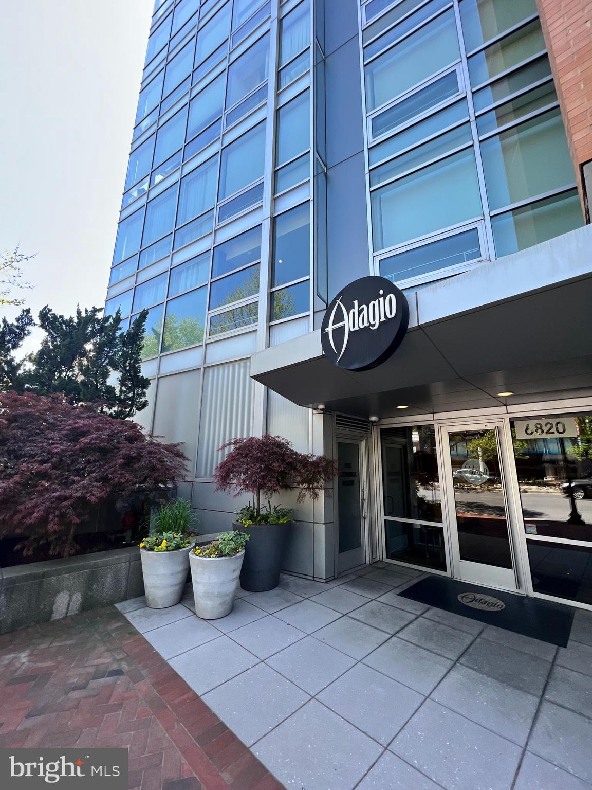 6820 Wisconsin #5004