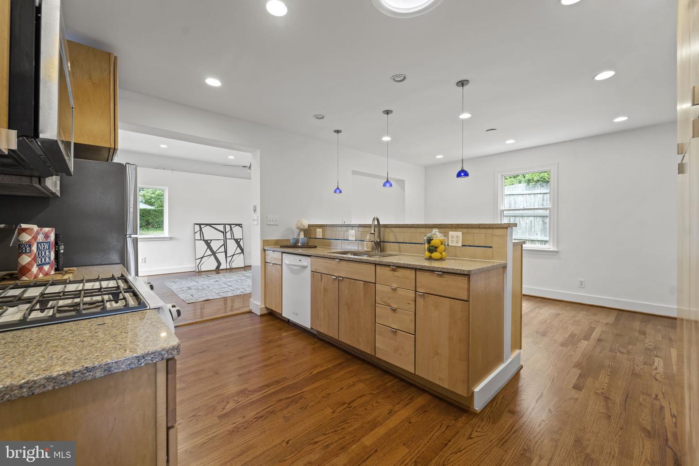 10122 Greenock Rd
