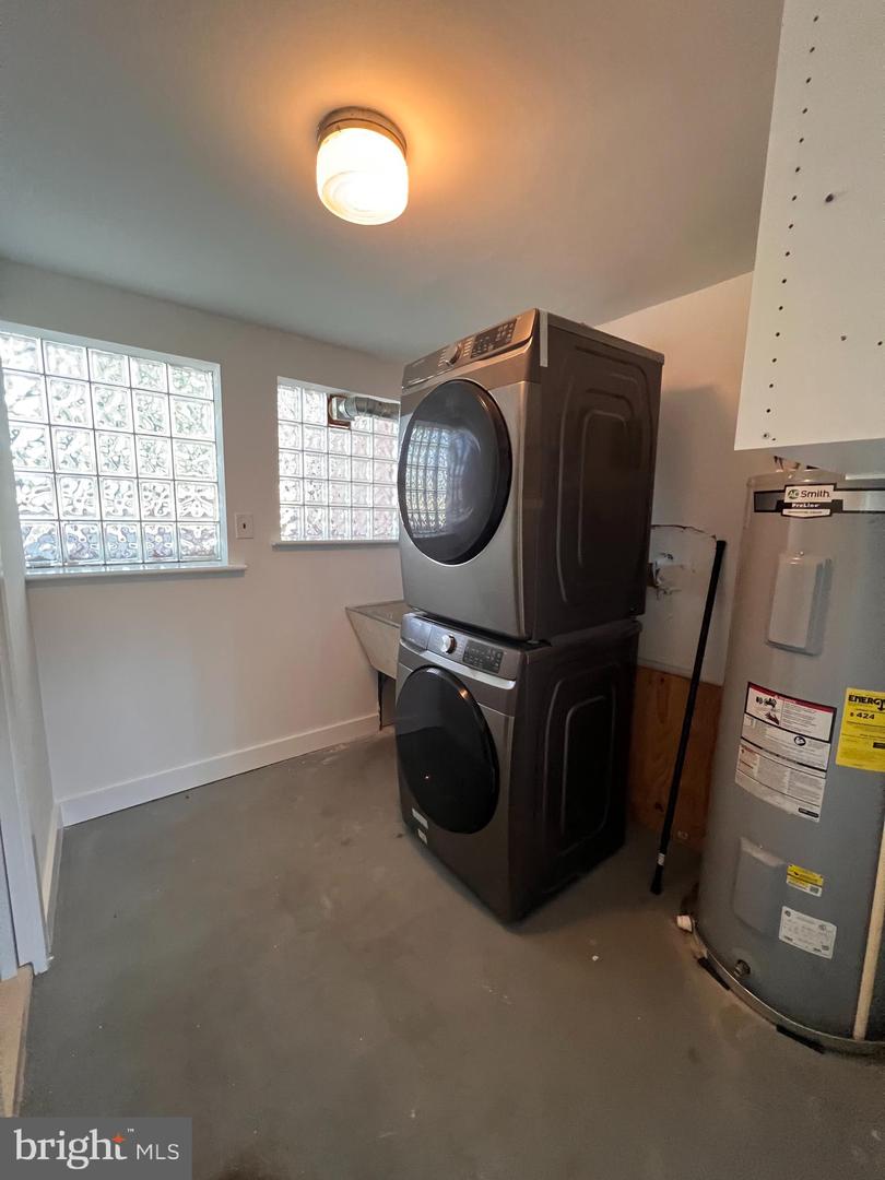 10122 Greenock Rd
