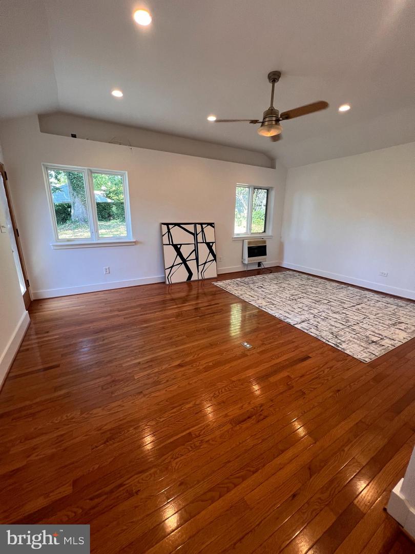 10122 Greenock Rd