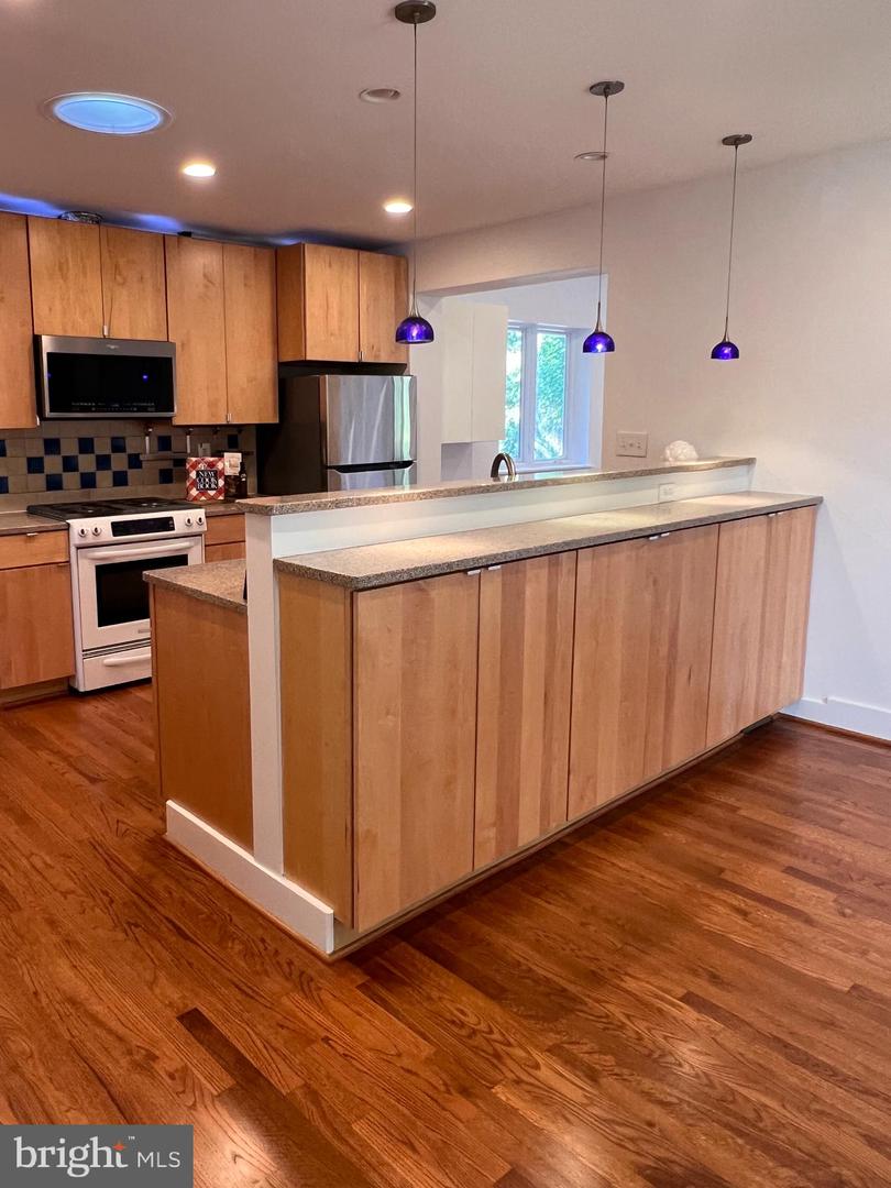 10122 Greenock Rd