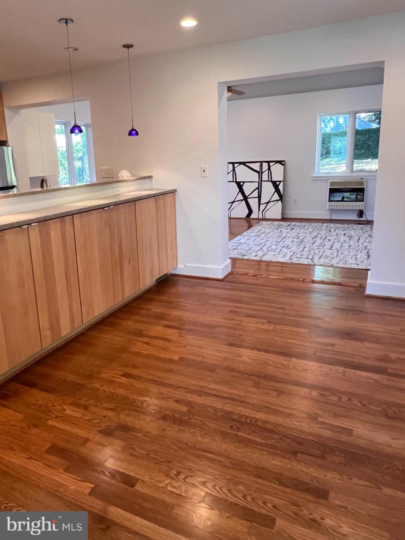 10122 Greenock Rd