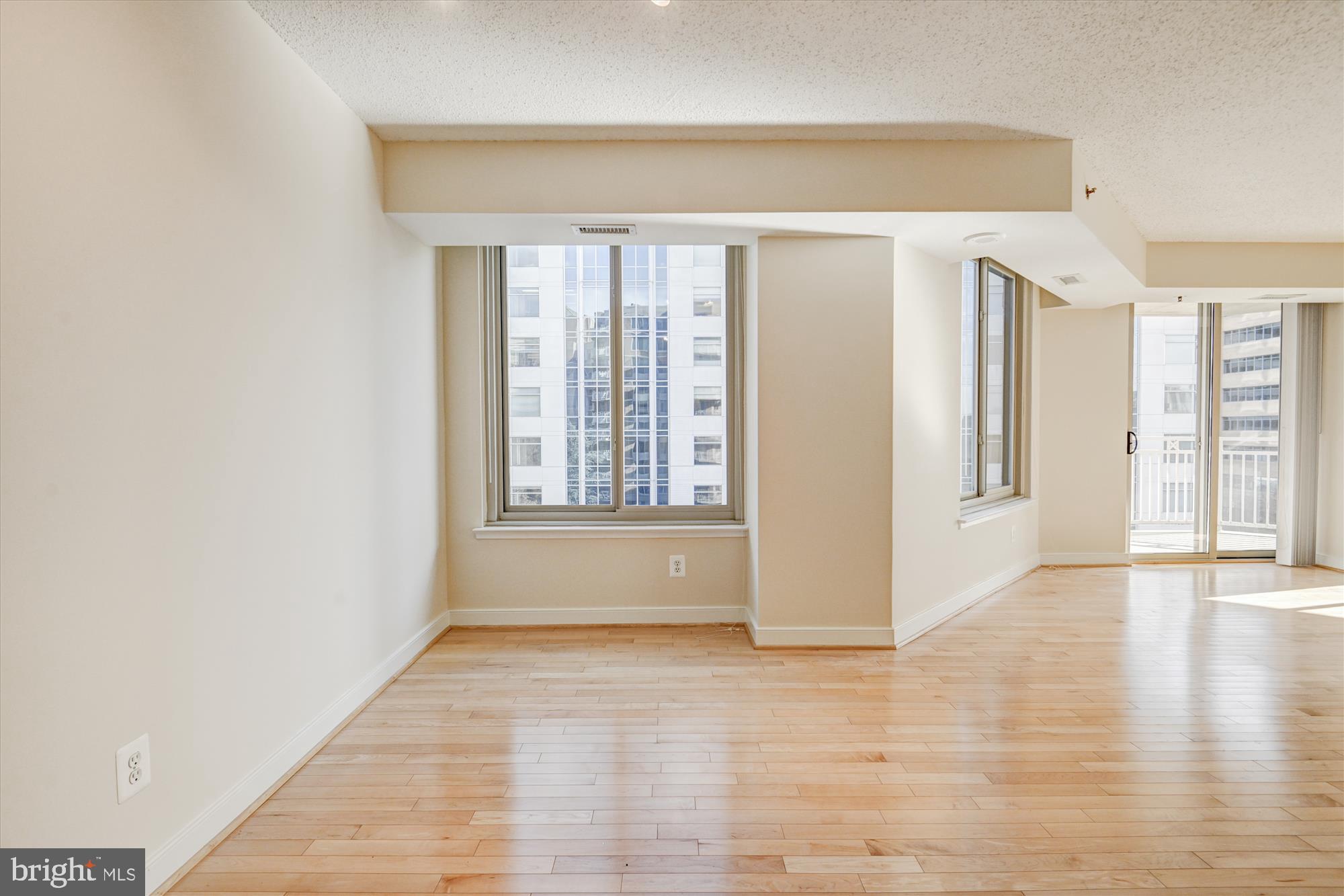 7500 Woodmont Ave #S706