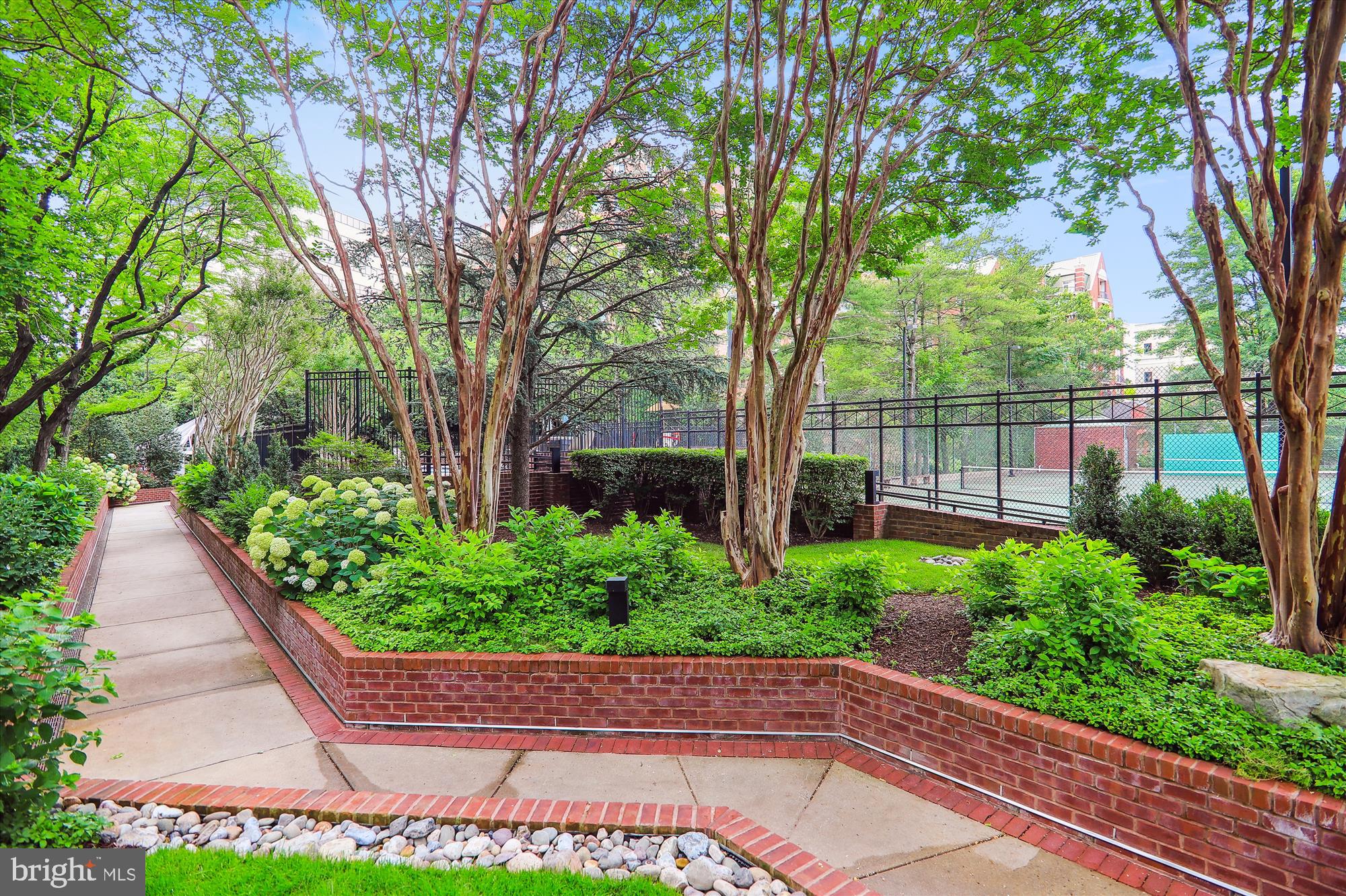 7500 Woodmont Ave #S706