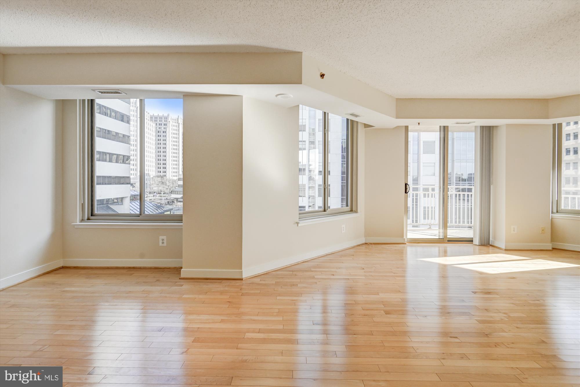 7500 Woodmont Ave #S706