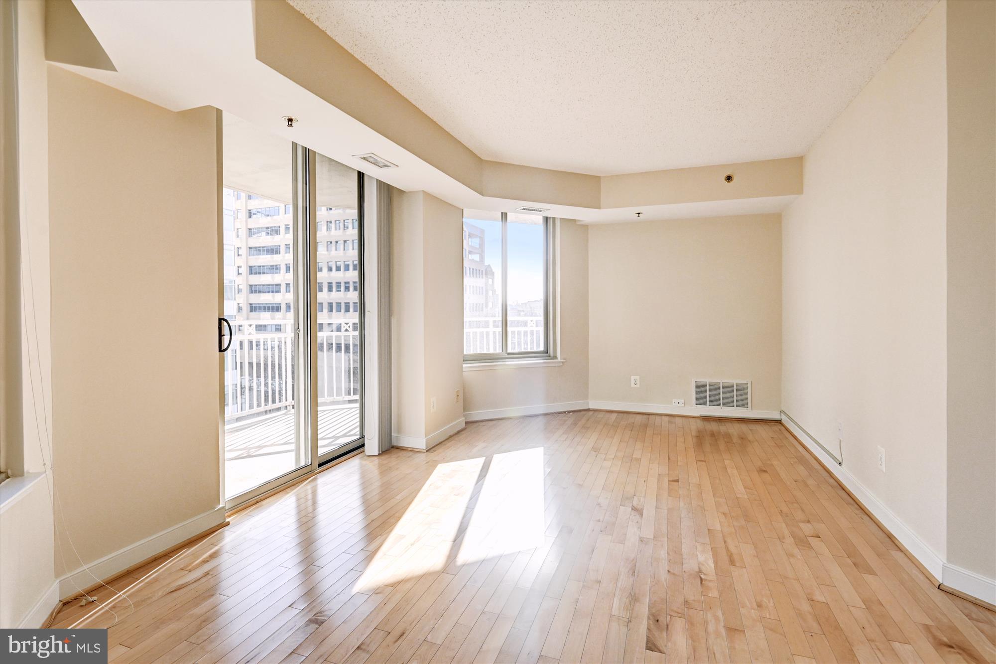 7500 Woodmont Ave #S706