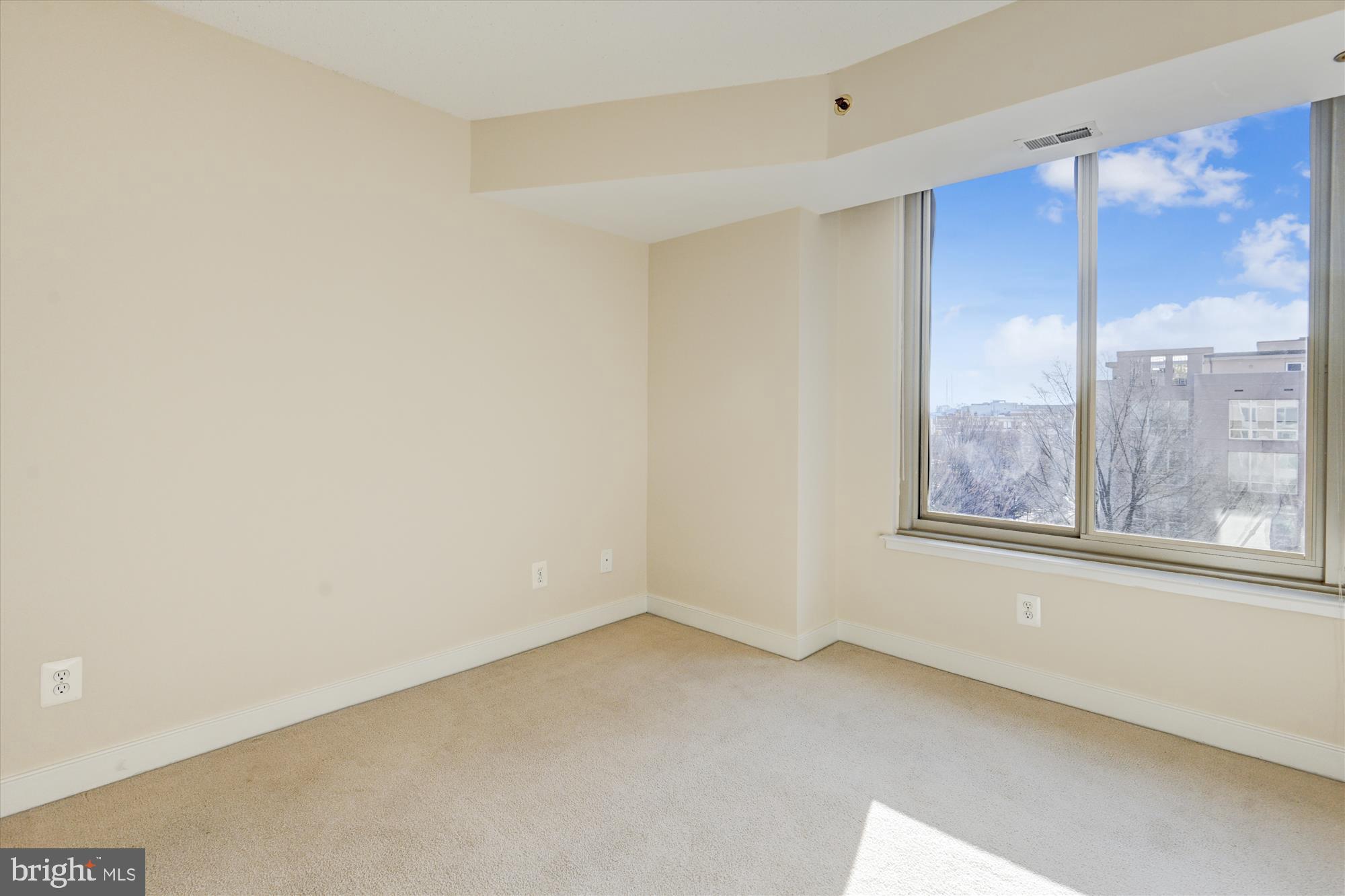 7500 Woodmont Ave #S706