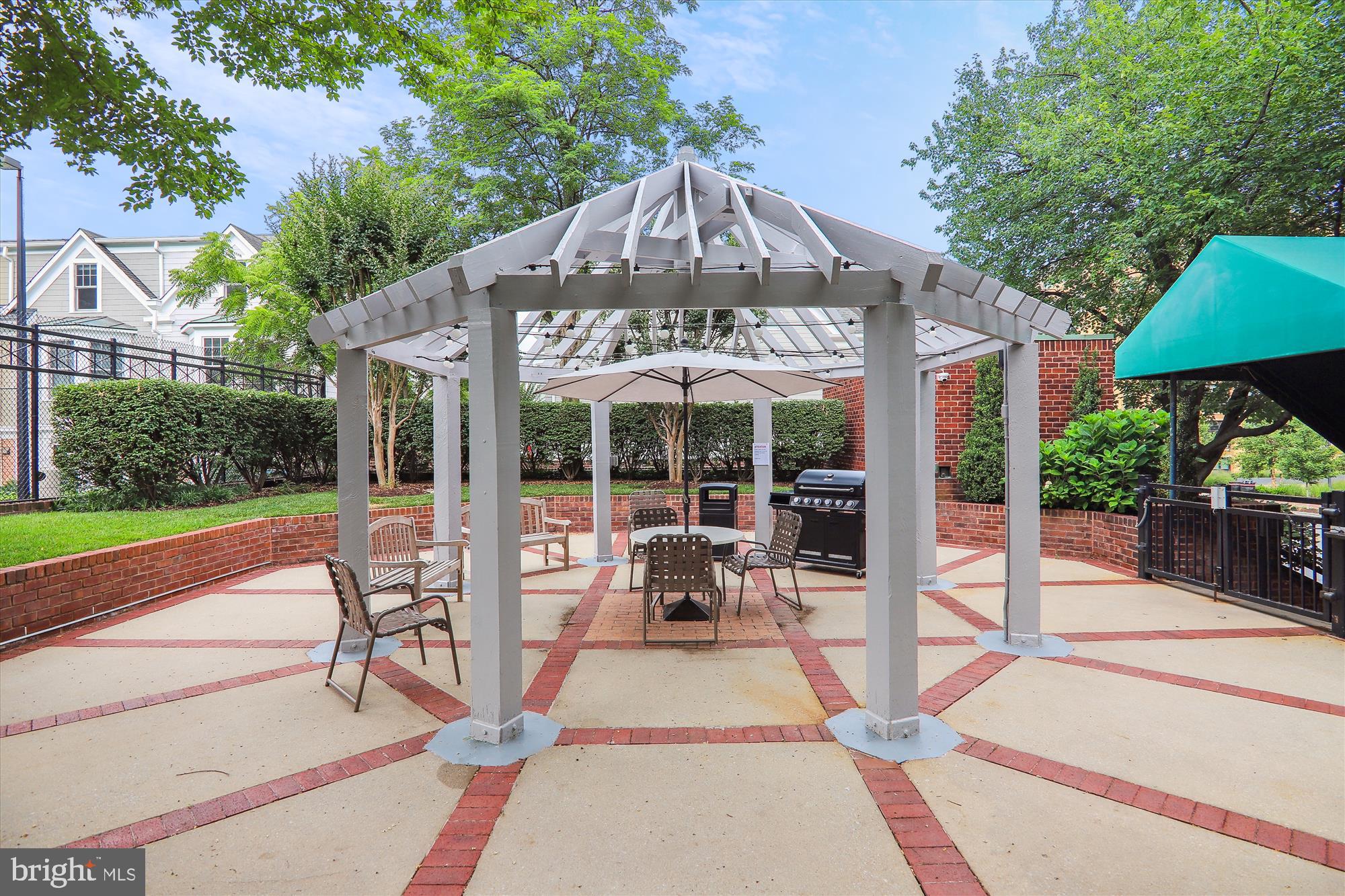 7500 Woodmont Ave #S706