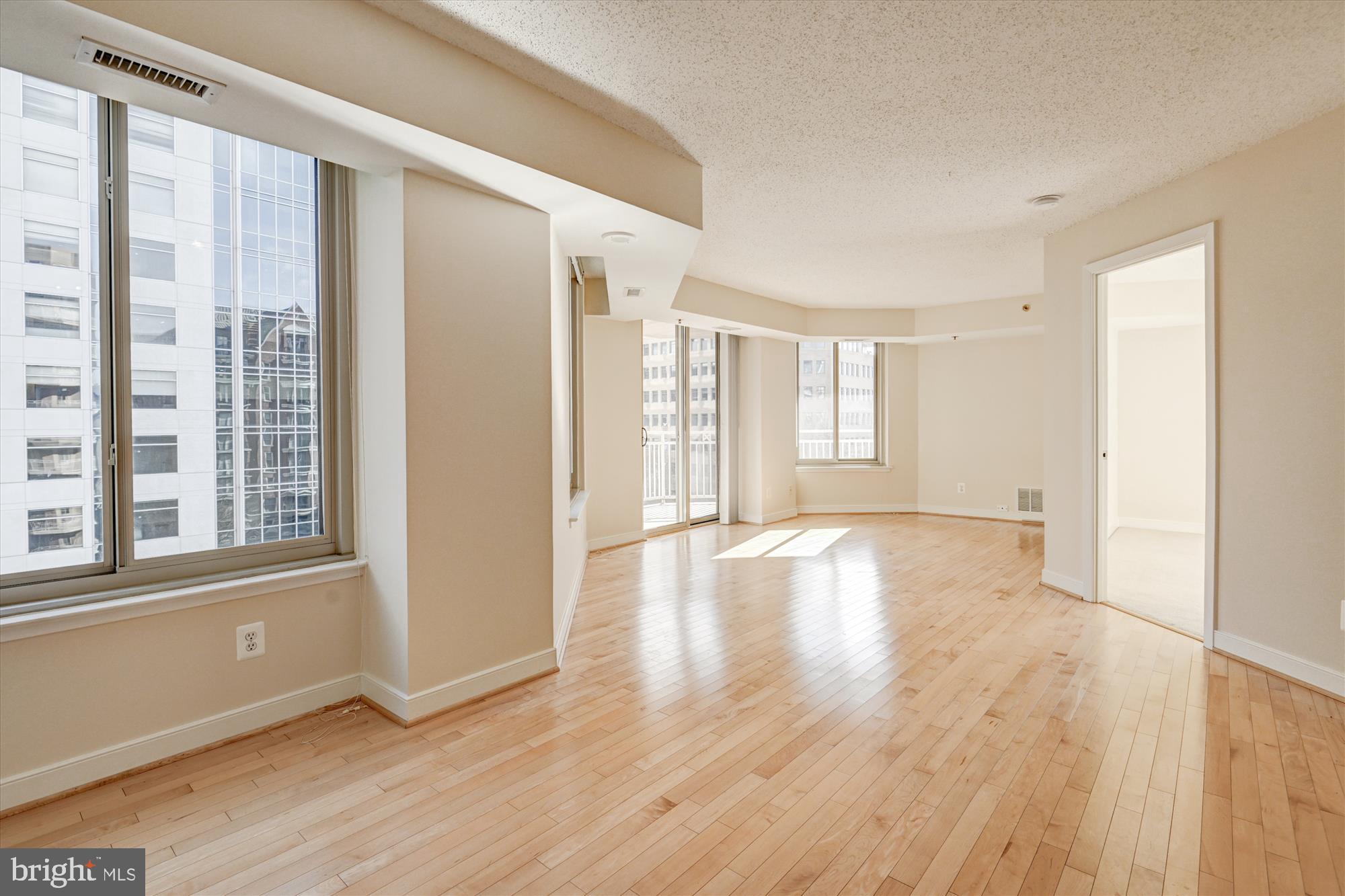 7500 Woodmont Ave #S706