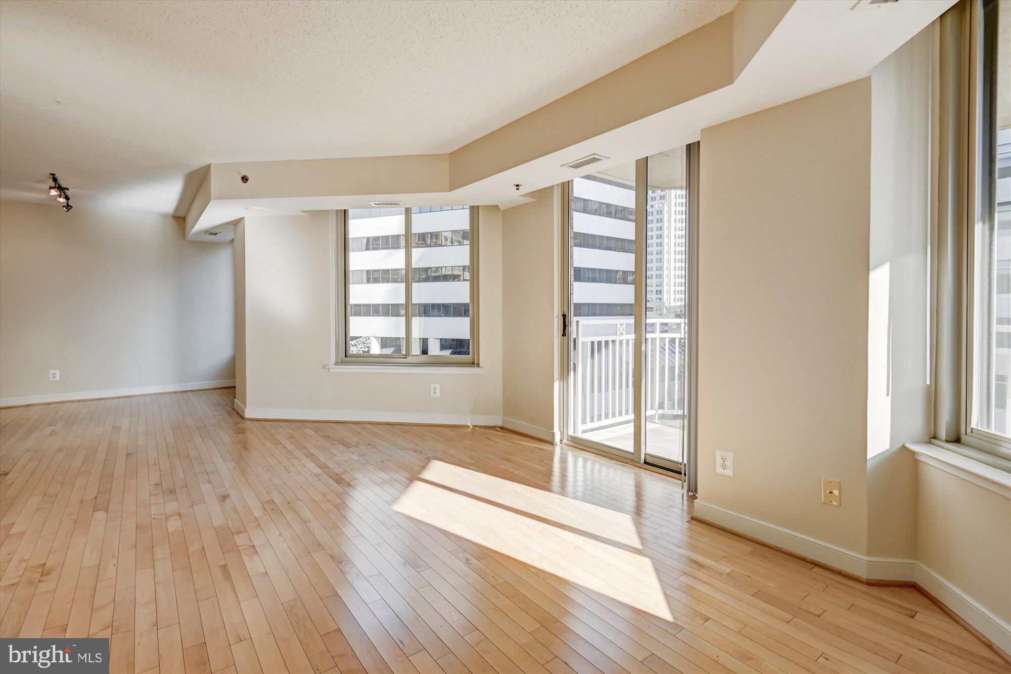 7500 Woodmont Ave #S706