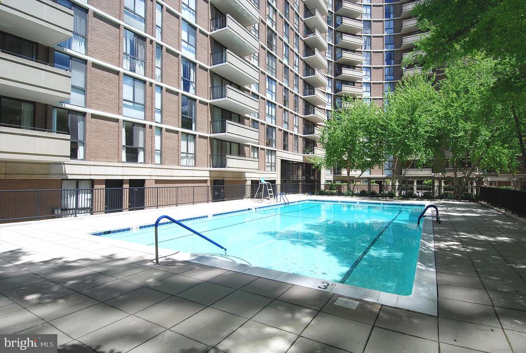4620 N Park Ave #408e