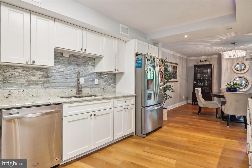 4620 N Park Ave #408e