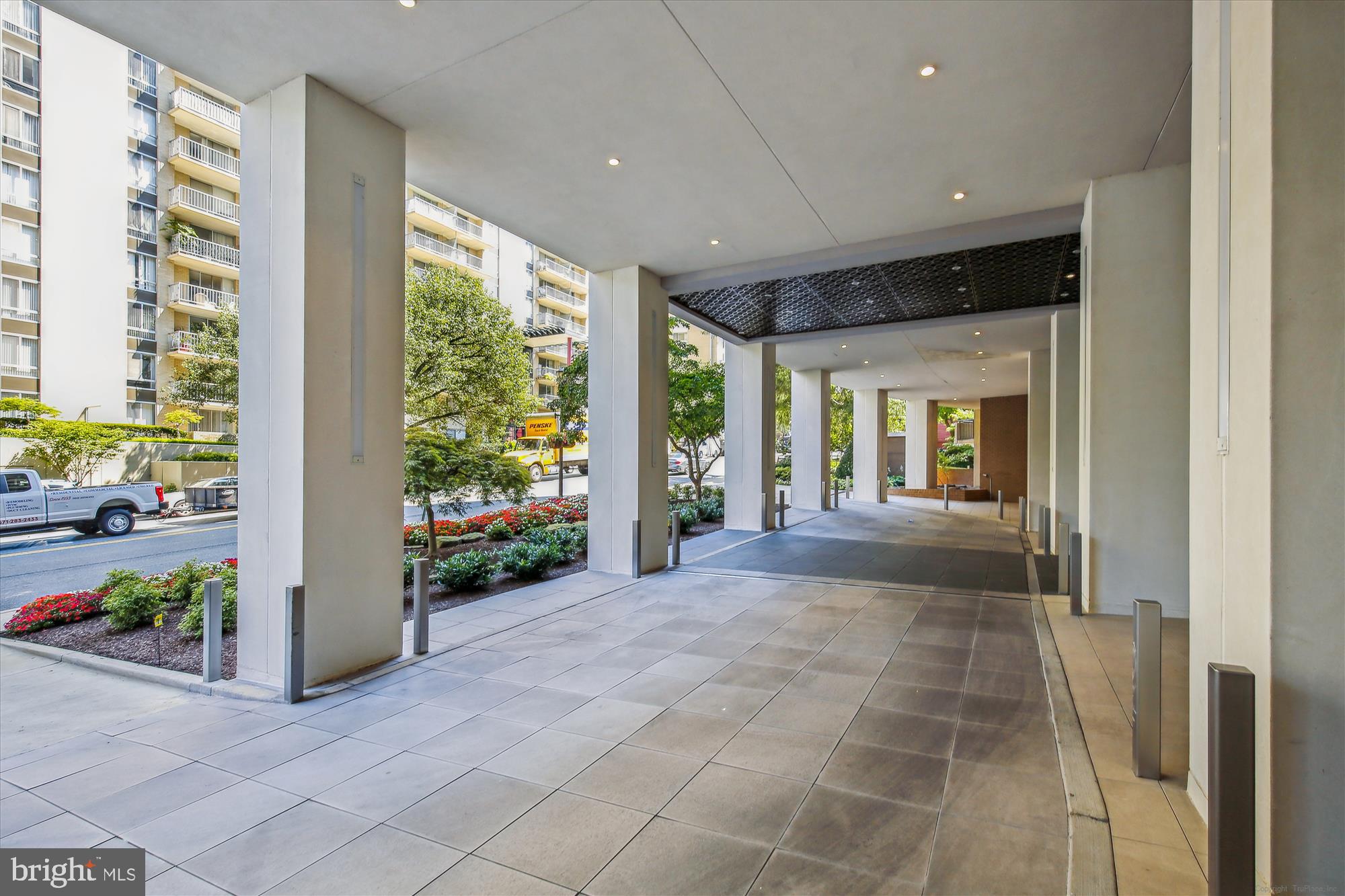 4620 N Park Ave #408e