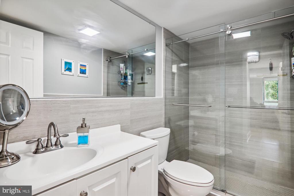 4620 N Park Ave #408e