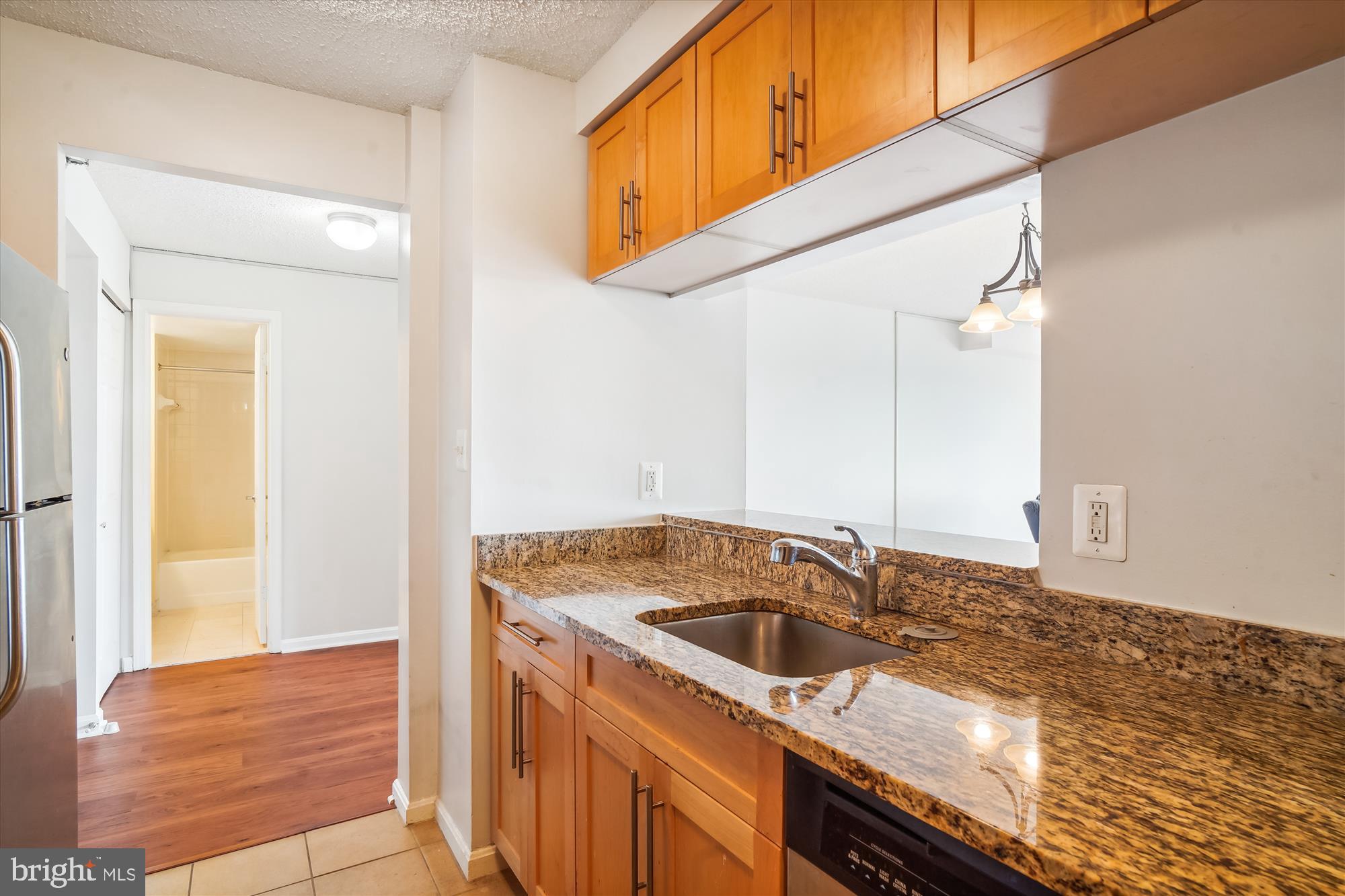 10101 Grosvenor Pl #1206