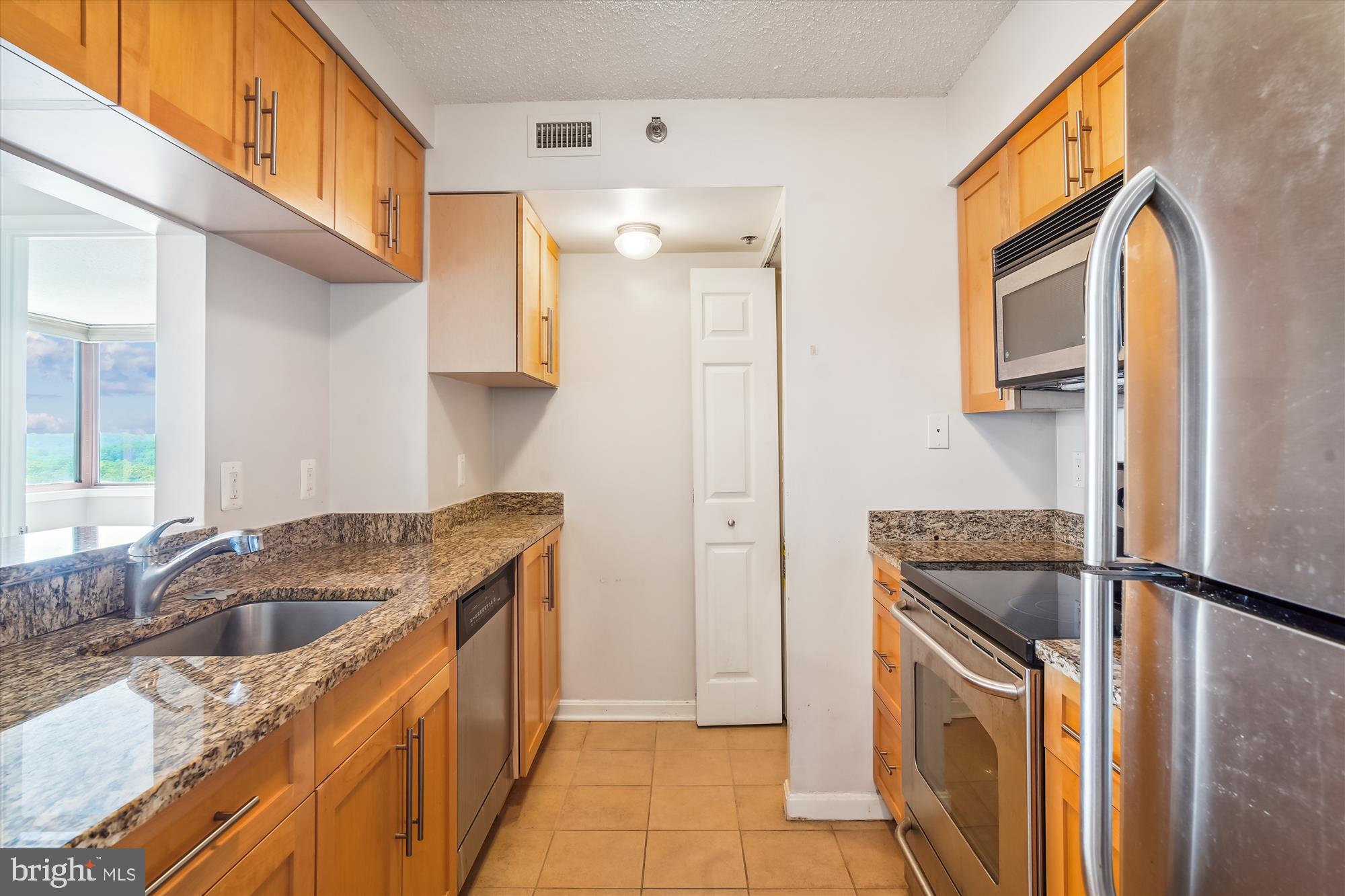 10101 Grosvenor Pl #1206