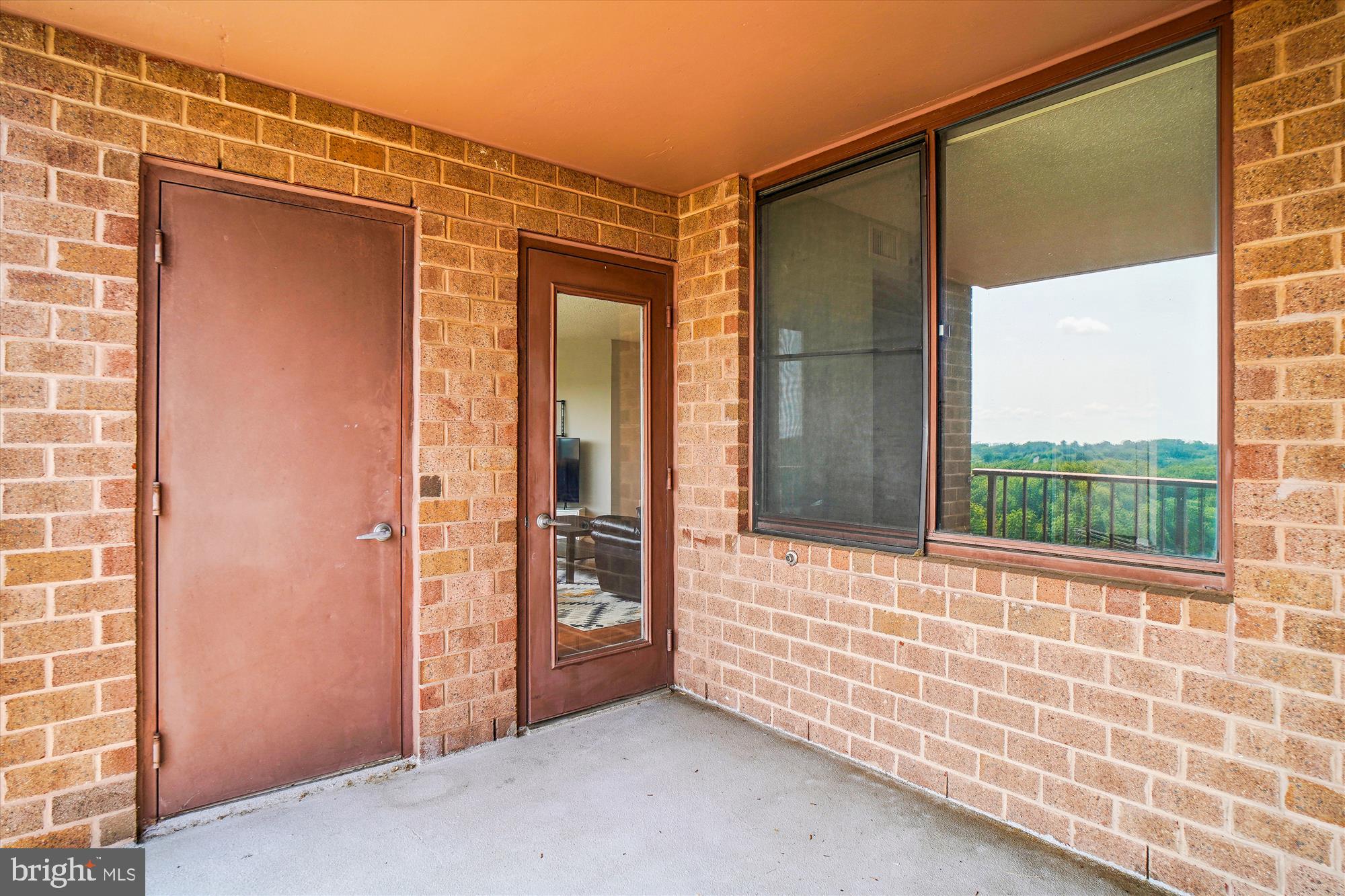 10101 Grosvenor Pl #1206