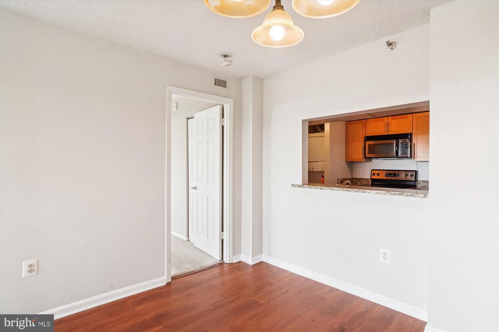 10101 Grosvenor Pl #1206
