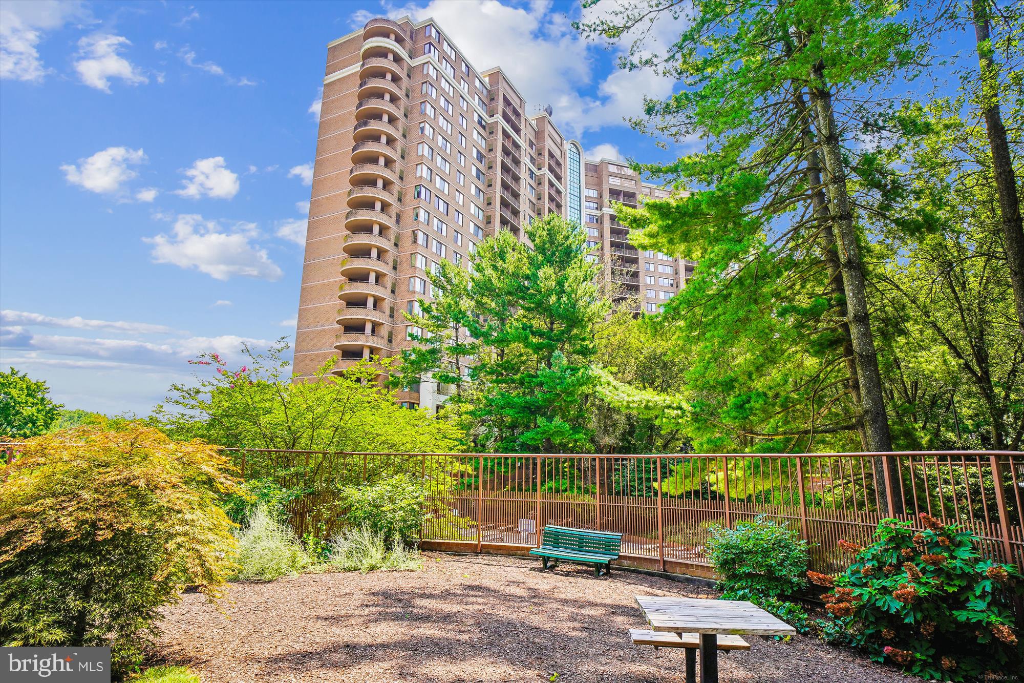 10101 Grosvenor Pl #1206