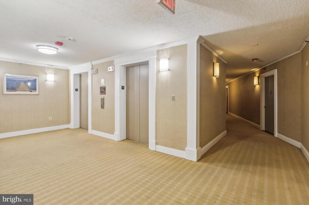 10101 Grosvenor Pl #1206