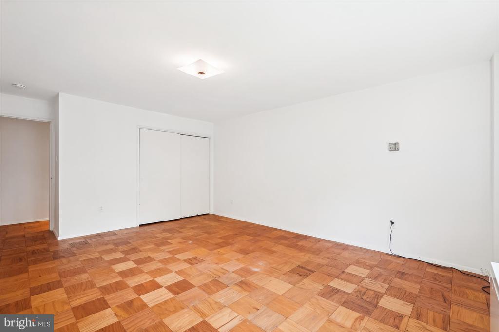 5301 WESTBARD CIR #410