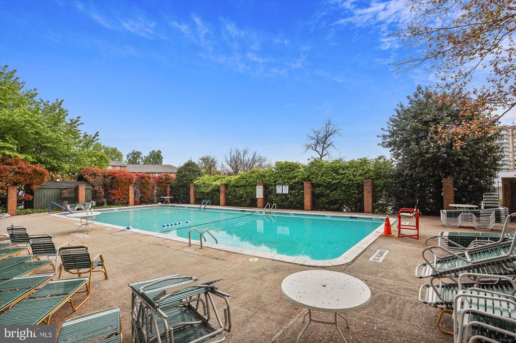 5301 WESTBARD CIR #410