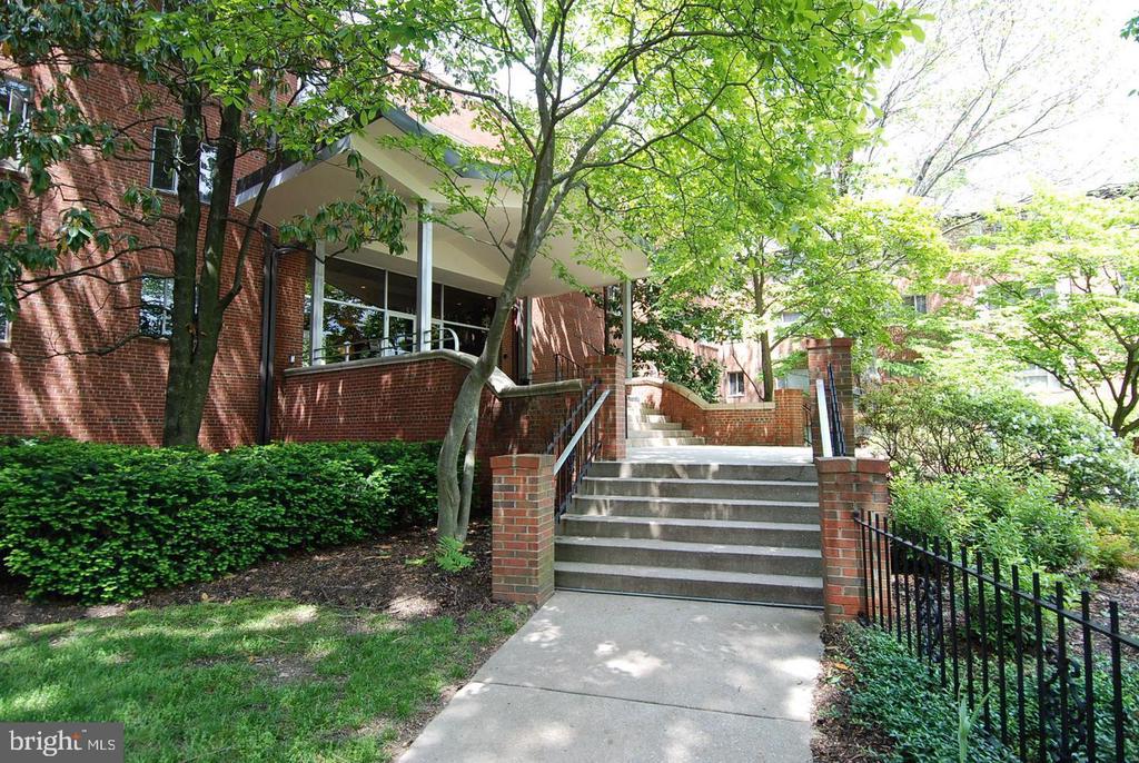 5301 WESTBARD CIR #410