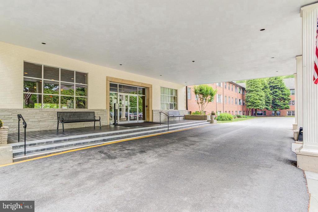 5301 WESTBARD CIR #410